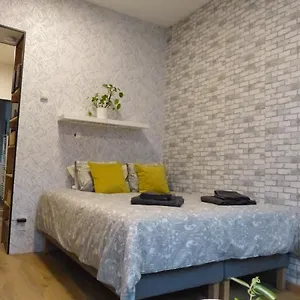 Superbe Au 1er Etage, Proche De La Gare Du Midi , Brussels Belgium